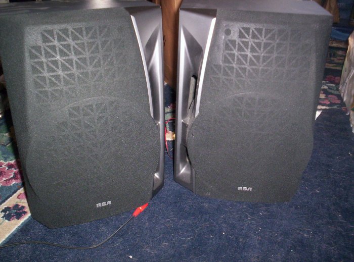RCA RS2501 Bookshelf Speakers