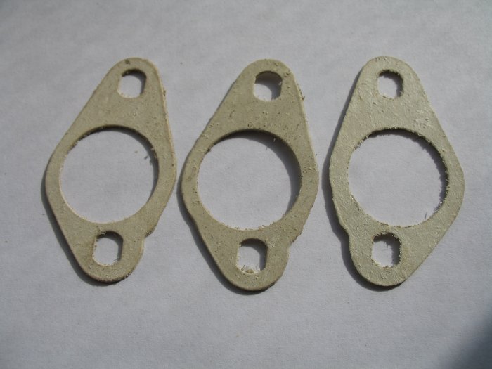 TECUMSEH AND SEARS EXHAUST GASKET--26754-H30-LAV30-LAV35-TVS75