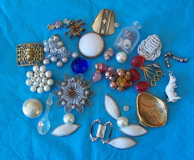 Lot One 1950s vintage jewelry pieces and other findings for crafting