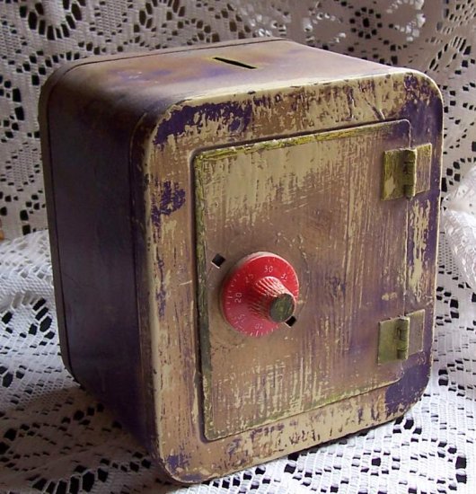 Vintage tin toy safe perfect for altered art!