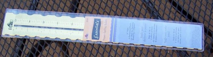 Plaid paper tearing ruler notch pattern MIP
