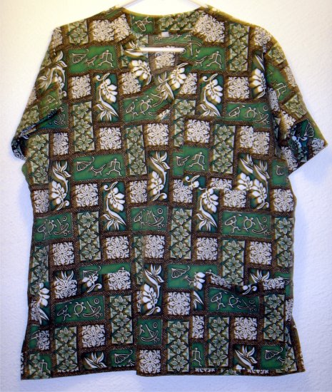 Creations by Kanani made in hawaii scrub top shirt sz Medium 00037