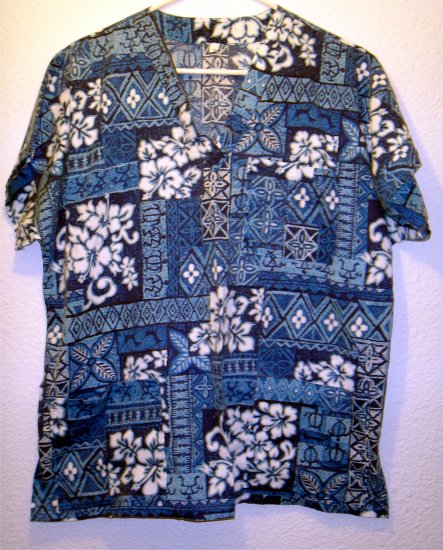 Creations by Kanani made in hawaii scrub top shirt sz Medium 00038