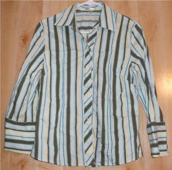 Old Navy button front shirt Medium perfect fit stretch 001207