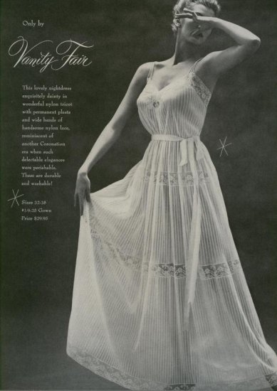 Vintage 1953 Vanity Fair Lingerie Very Dramactic AD