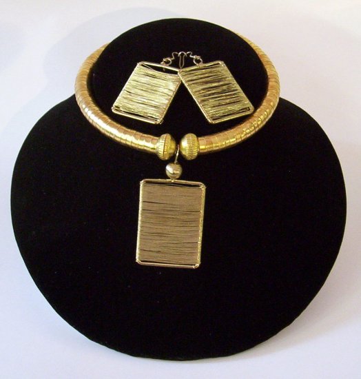 Brass Choker Set