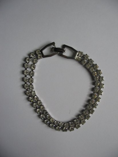 DOUBLE STRAND BRACELET