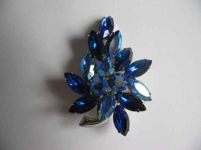 BLUE LEAF BROOCH