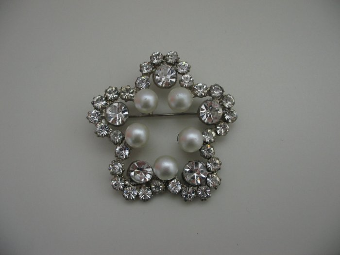 PEARL STAR BROOCH