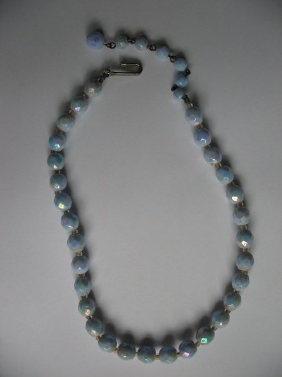 BLUE BEAD NECKLACE