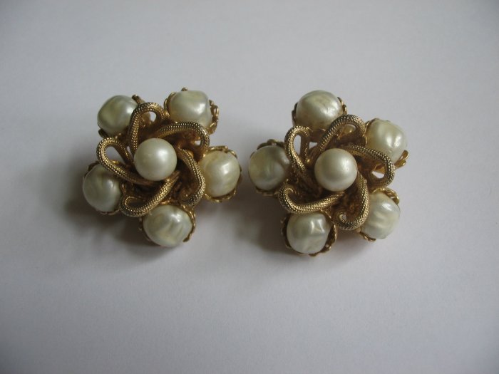 GOLD PEARL EARRINGS