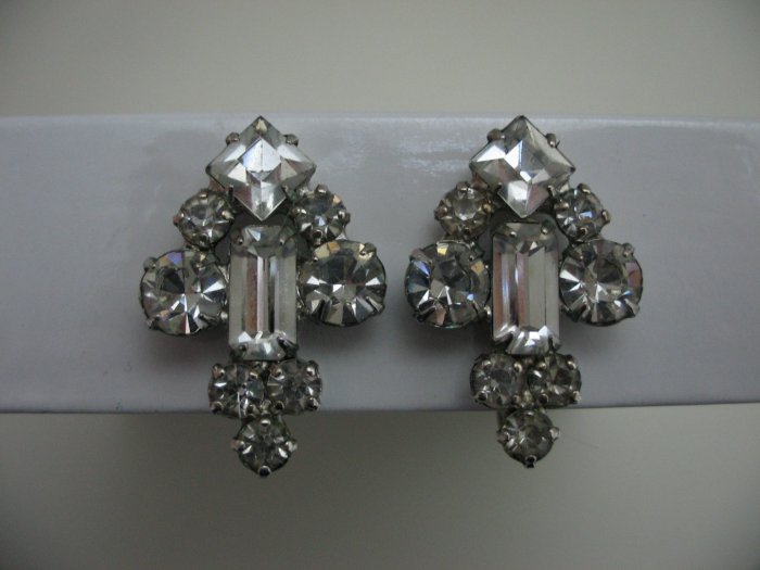 RHINESTONE PYRAMID EARRINGS