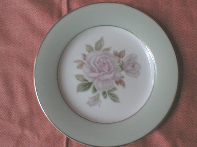 Noritake Cascade bread & butter Pie Plate Cascade 5321 Pretty Pink Rose green border