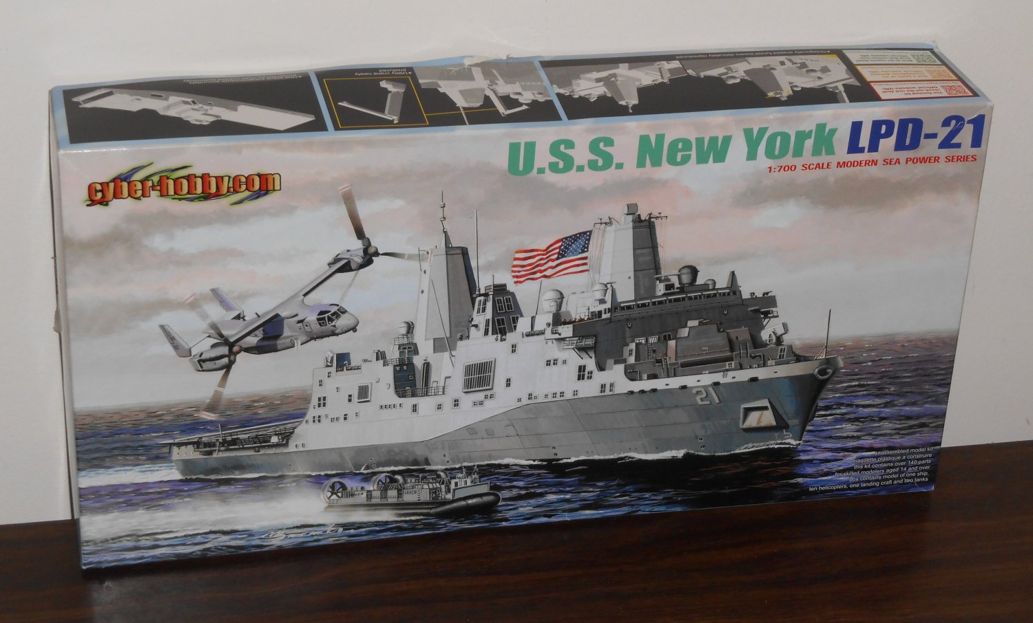 USS New York LPD-21 Ship Plastic Model Kit 7110 Dragon 1:700 Scale Modern Sea Power Series NIB