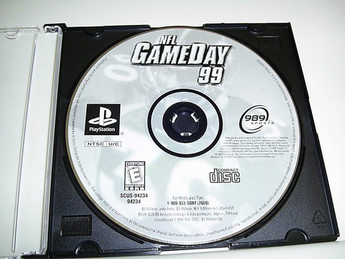 NFL GameDay 1999 (Playstation Game) FREE SHIPPING