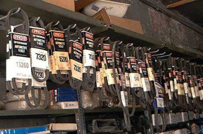 Automotive Serpentine & Drive V Belts - LOT OF 130 +/- All New