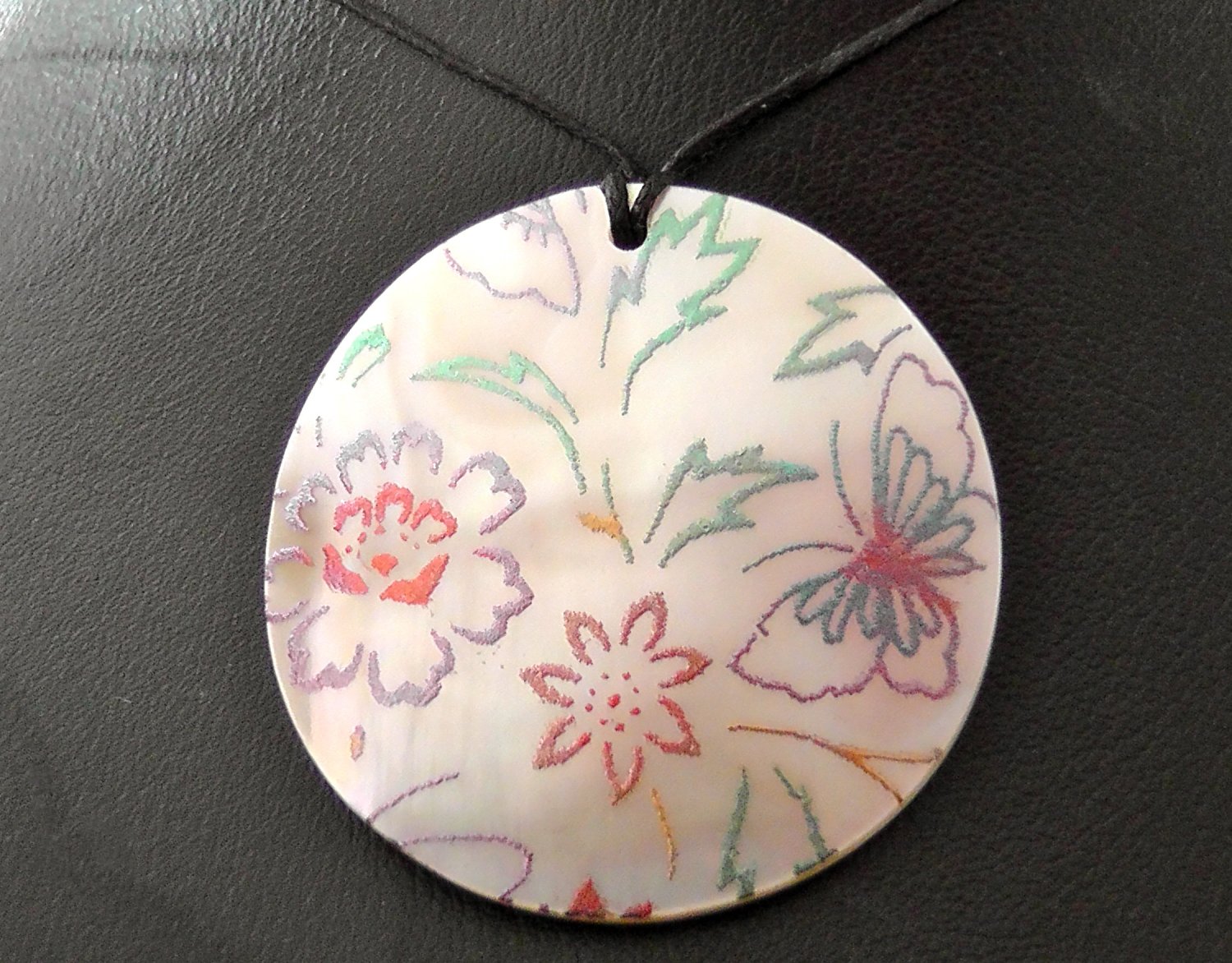 HANDPAINTED SHELL PENDANT FLOWERS AND BUTTERFLY