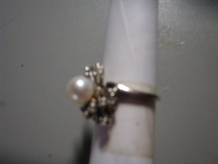 Ladies Pearl & Diamond Cluster Ring