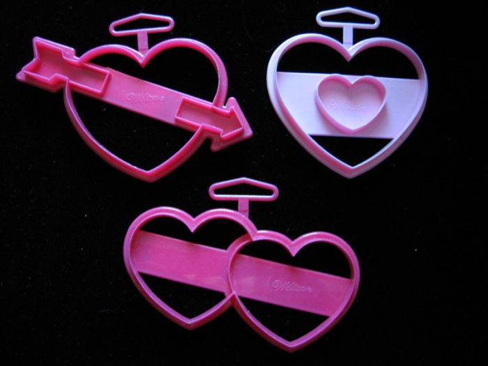 Wilton Valentine Hearts Heart Plastic Cookie Cutter 3 Cutters