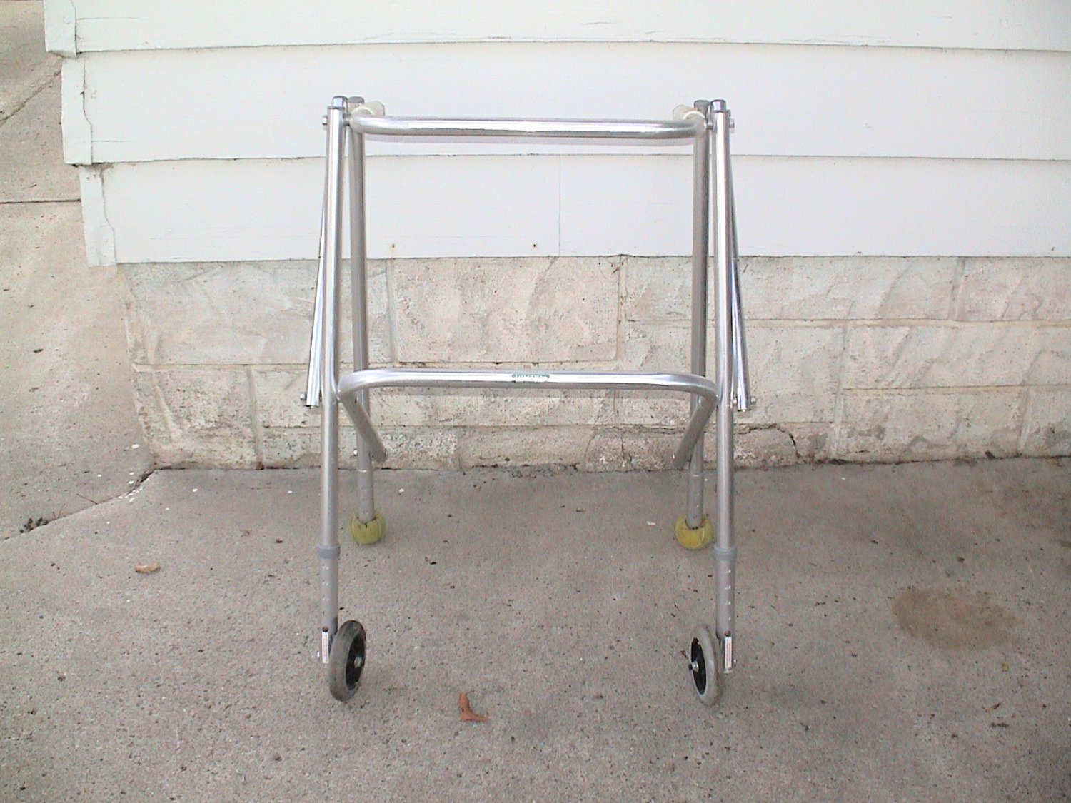Sunrise Medical Lumex walker model 7722