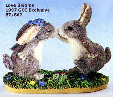 Charming Tails LOVE BLOOMS, 87/862, 1997 GCC Exclusive, MIB
