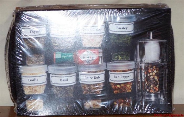 Thyme To Go Travel Spice Pack 8 Herbs Tabasco Hot sauce
