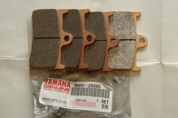 YAMAHA OEM 90891-20085 Brake Pad Set (4 pads) NEW