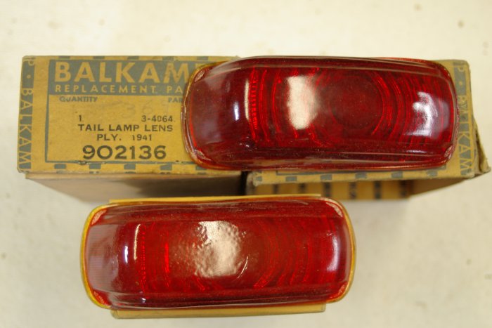 1941 PLYMOUTH Tail Lamp Lens ( taillight)