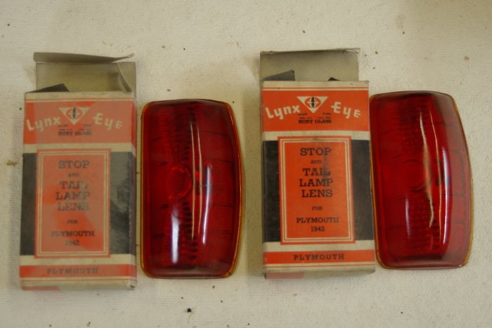 1942 PLYMOUTH Tail Lamp Lens (taillight) Lynx Eye T-371