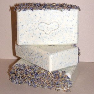 3 / BARS OF STUDDED LAVENDER GOAT MILK SOAPS