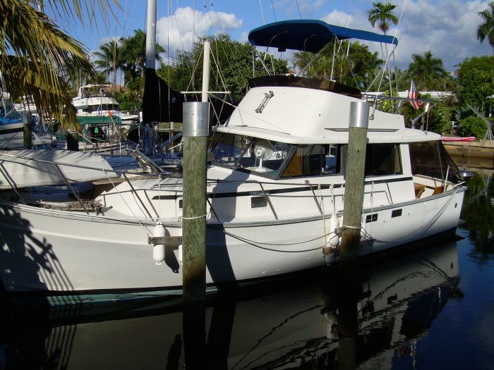 1981 Mainship 34 diesel trawler