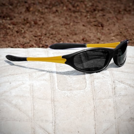 Full-frame | BLACK + VEGAS GOLD