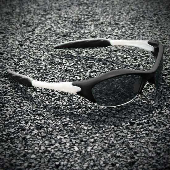 Half-frame | BLACK + PEARL