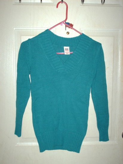 Girl's Turquoise V-Neck Sweater Size Large (10/12) Gently Worn