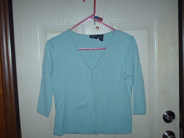 Gently Used Hillard & Hanson Light Blue Cardigan Size Medium