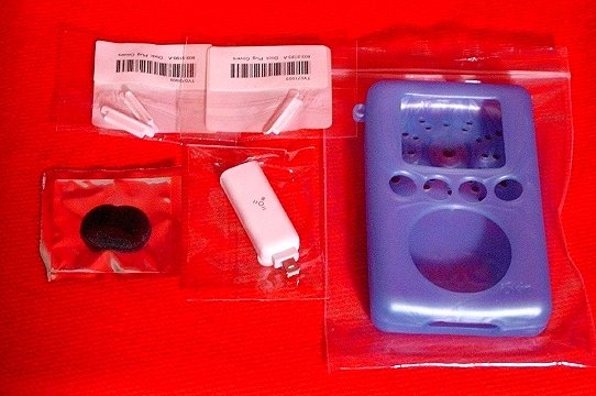 Apple iPod 3rd Generation 30gb Accessories * Exo Aqua Skin & Firewire Plug & EarPods * NEW