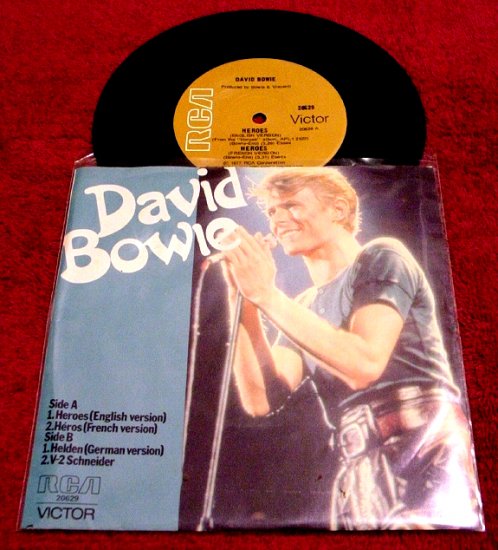David Bowie * HEROES * Original 45rpm with Picture Sleeve 1977 Mint