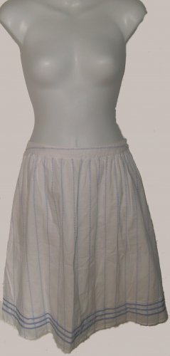 Size 6 white Tommy Hilfiger Skirt W/O tags.