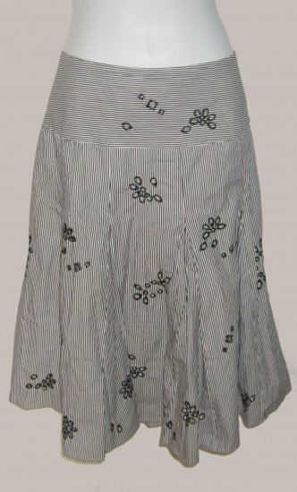 Size 14 white Sunny Leigh Skirt With Tags.