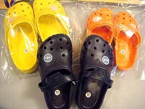 "kona" kids clogs solid color wholesale lot of 12 sizes 6-13