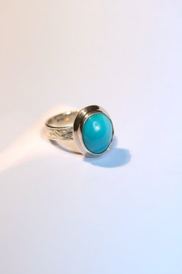 Turquoise w/hand engraved band