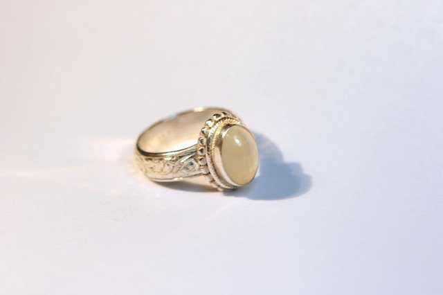 Moonstone w/engraved band
