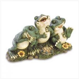 Froggy Friends Statue