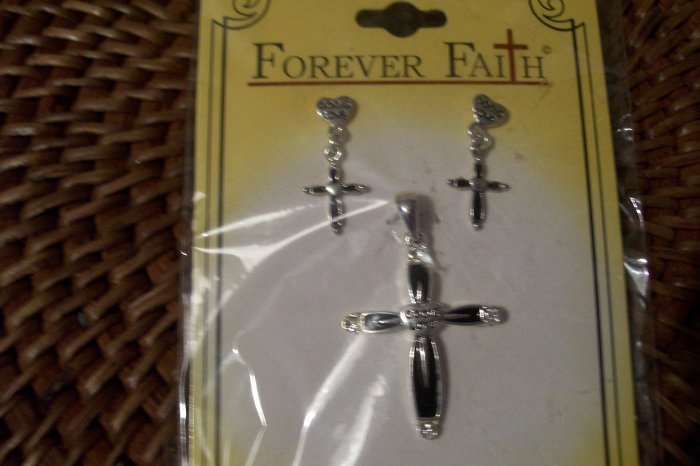 RELIGIOUS CROSS & PENDANT SET