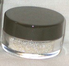MAC PIGMENT SAMPLE 1/2 TSP - FROZEN WHITE