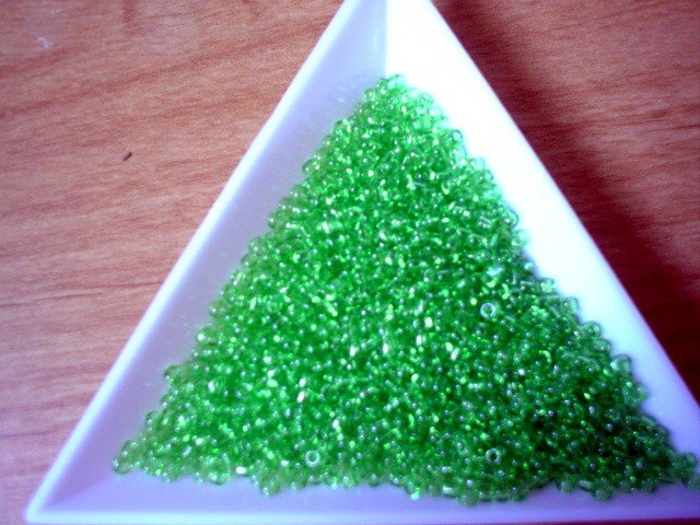 Size 11 Matsuno seed beads transparent grass green15 grams