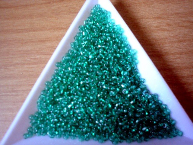 Size 11 Matsuno seed beads transparent jade15 grams