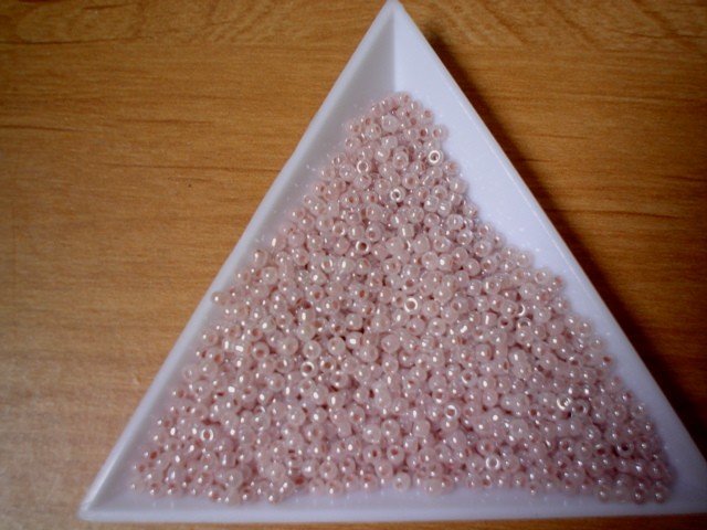 Size 11 pastel opaque seed beads dusty rose 15 grams