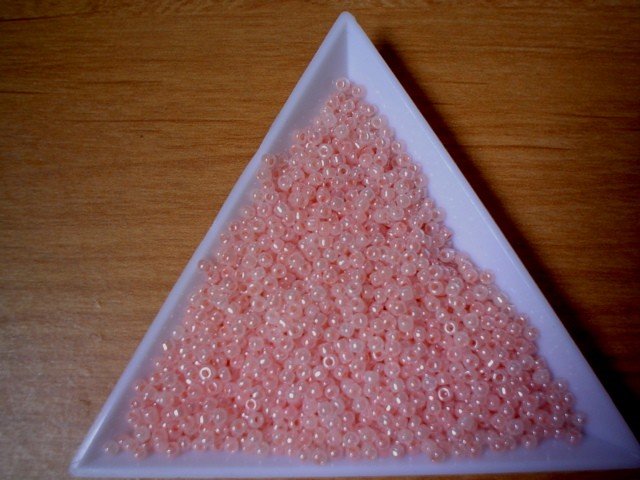 Size 11 pastel opaque seed beads pink 15 grams