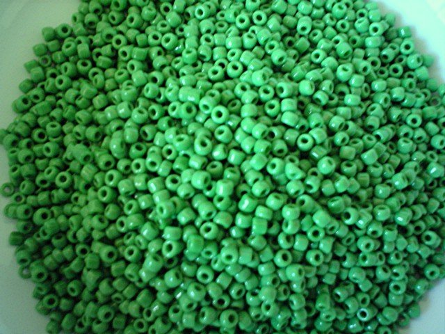 Size 8 seed beads Opaque green 15 grams